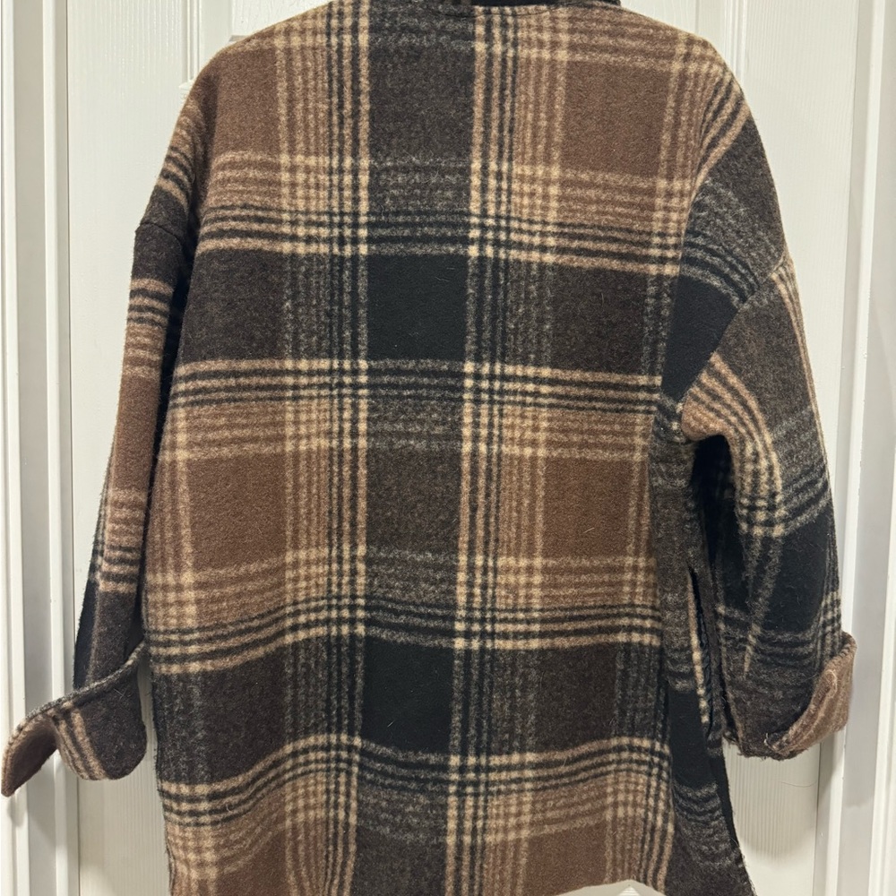 Oversized Plaid Shacket - Picture 2 of 4